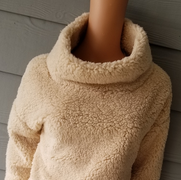 A New Day Sherpa Pullover Sweater - Picture 6 of 7